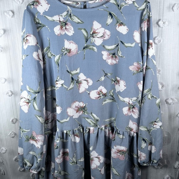 Dresses & Skirts - Women’s Floral Long Sleeve Dress Size Large